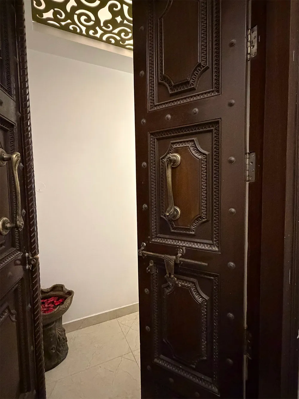 https://luxuryvibesstay.com/wp-content/uploads/2026/06/royal-heritage-luxury-vibes-stay-6.webp