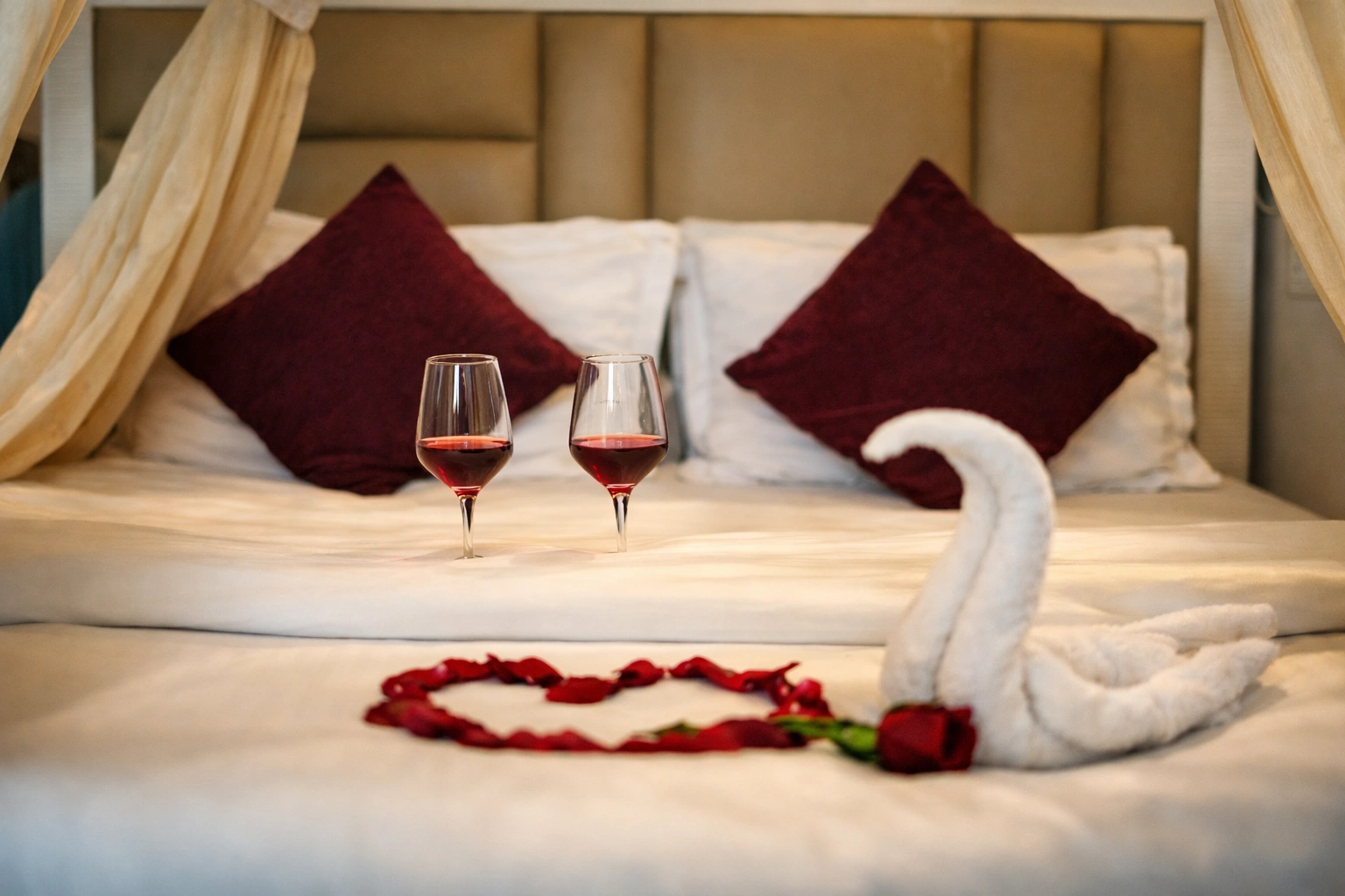 https://luxuryvibesstay.com/wp-content/uploads/2026/07/casa-paradise-12.webp